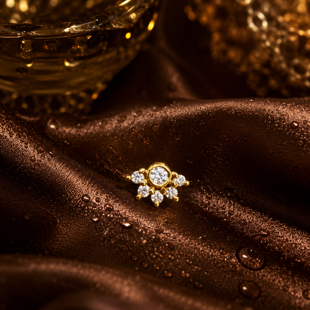 Sindhura Bloom Stick On [white]
